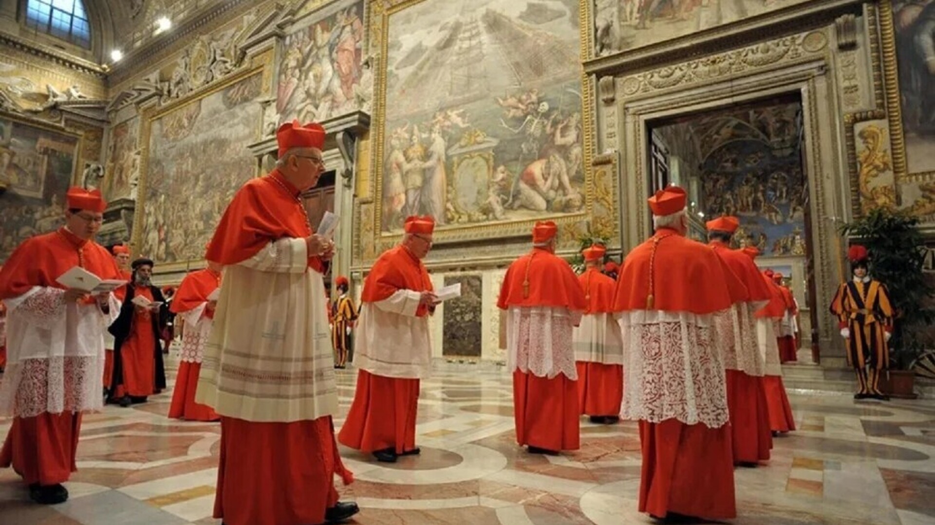 Cardenales en conclave para la elegir al sucesor de San Pedro