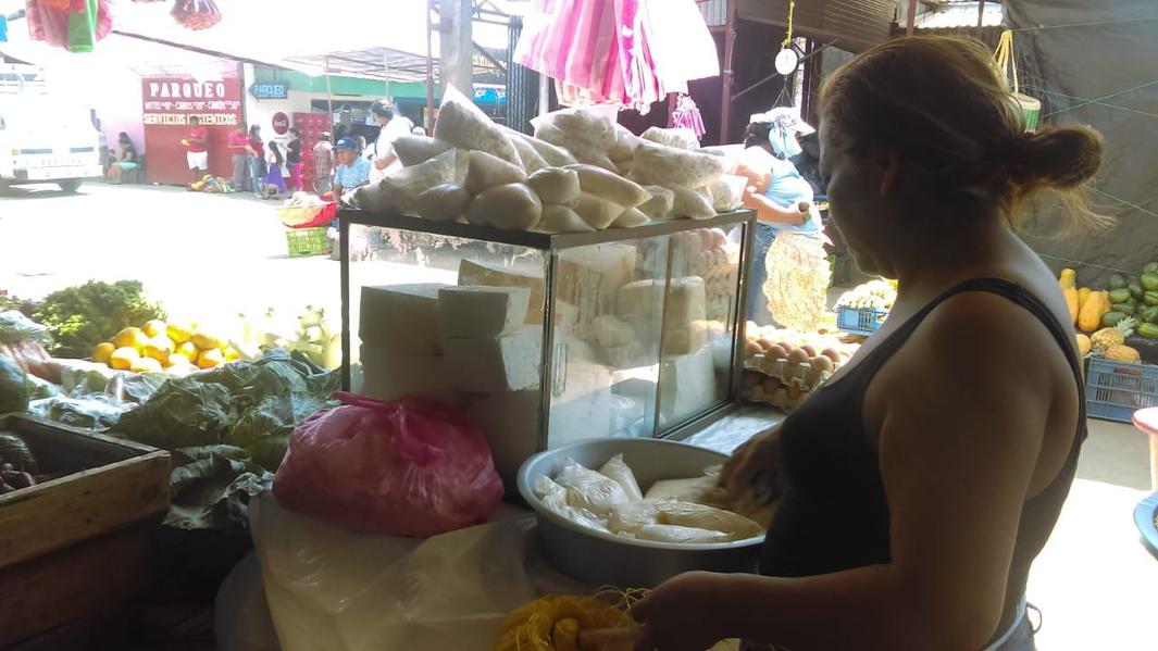 Sector de venta de Queso en mercado municipal