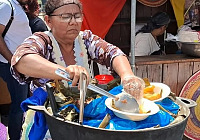 El Festival del Baho y Fresco de Cacao se realizó con el objetivo de preservar y promover nuestra gastronomía, resaltando su aporte ancestral en la cultural.  Imagen tomada de La Primerísima.