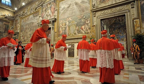 Cardenales en conclave para la elegir al sucesor de San Pedro