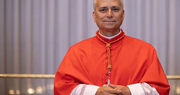 León XIV cenó con los cardenales en Santa Marta.  Imagen tomada de Aciprensa.