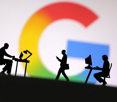 La función reproduce la voz del hablante con tono, pausas y estilo originales, facilitando interacciones naturales entre personas que no comparten el mismo idioma, tanto en entornos laborales como educativos.  Imagen tomada de Infobae.